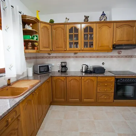 New! Amazing 4 Bedroom House Carvoeiro - 8 People Feriehus