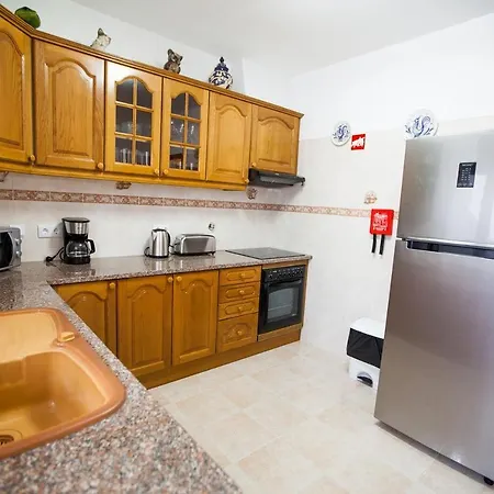 New! Amazing 4 Bedroom House Carvoeiro - 8 People Feriehus *