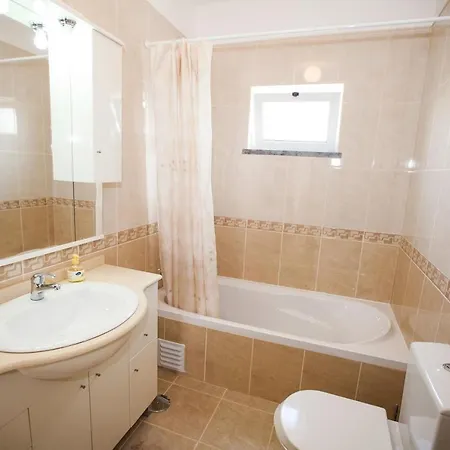 Feriehus New! Amazing 4 Bedroom House Carvoeiro - 8 People *